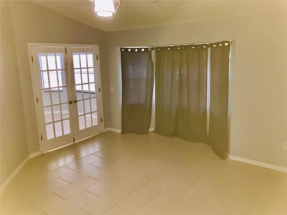 10425 LA MIRAGE COURT — photo 10 of 41