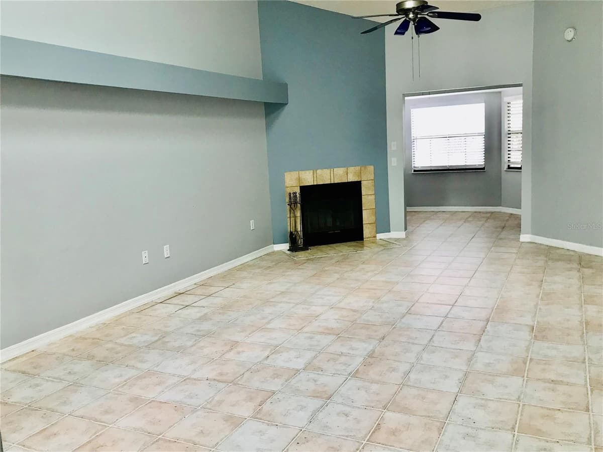 10425 LA MIRAGE COURT — photo 5 of 41
