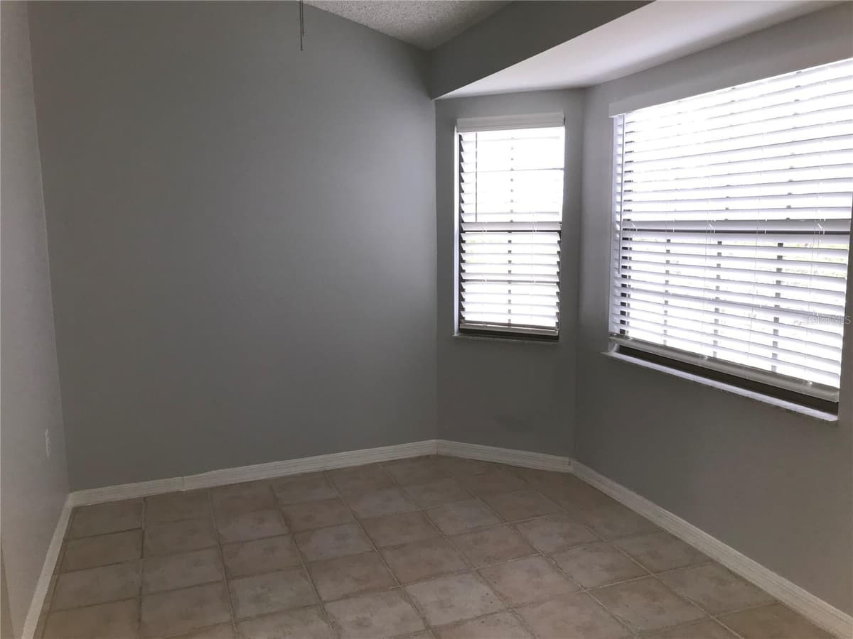 10425 LA MIRAGE COURT — photo 11 of 41