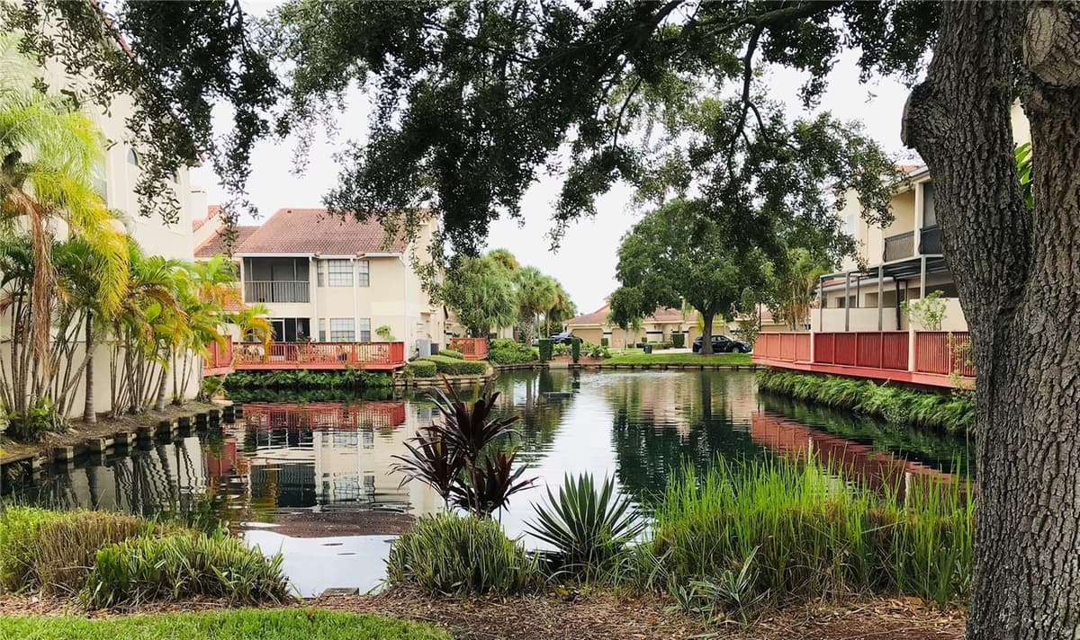 10425 LA MIRAGE COURT — photo 40 of 41