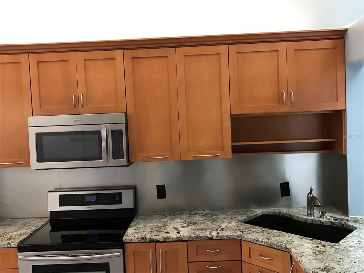 10425 LA MIRAGE COURT — photo 31 of 41