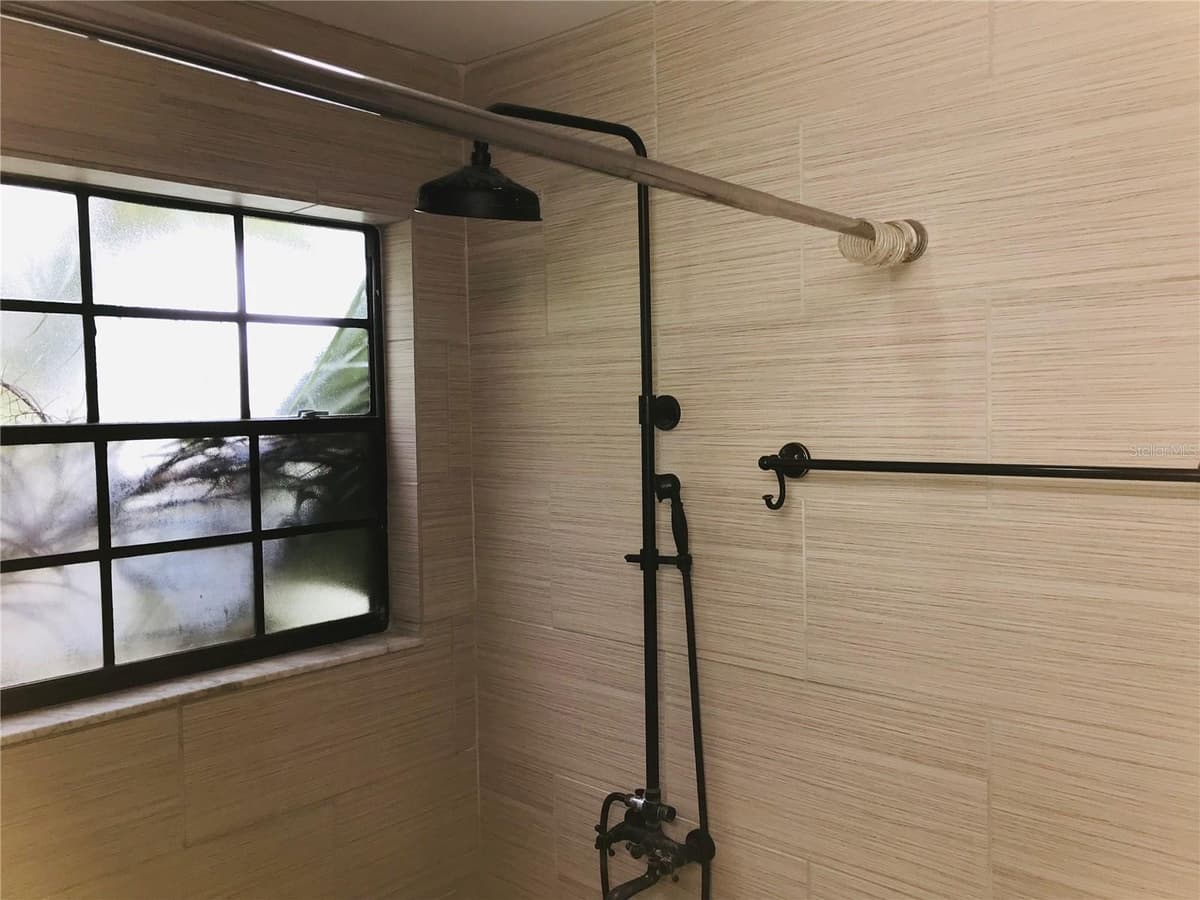 10425 LA MIRAGE COURT — photo 15 of 41