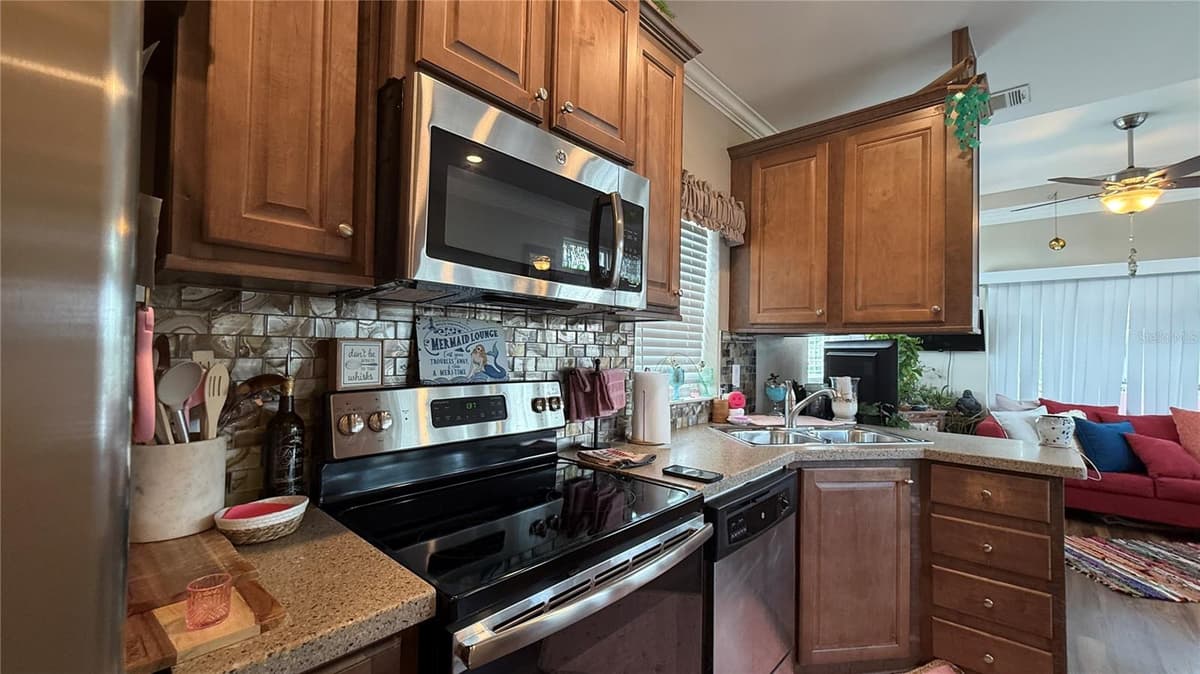 6942 AMANDA VISTA CIRCLE — photo 5 of 36