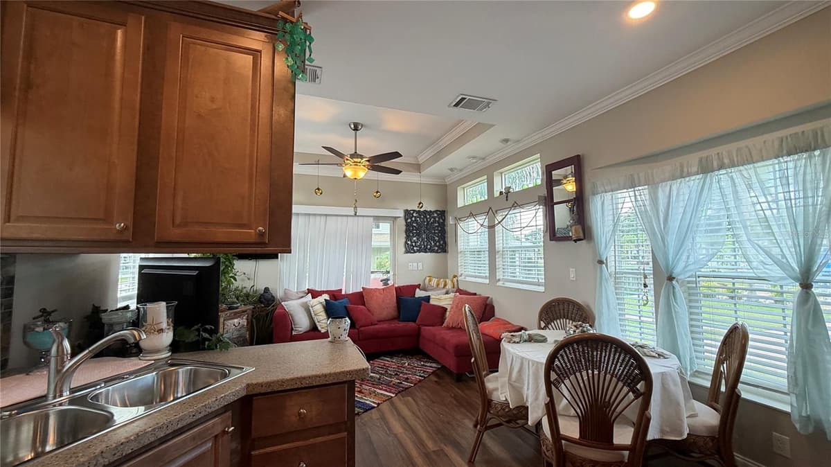 6942 AMANDA VISTA CIRCLE — photo 9 of 36