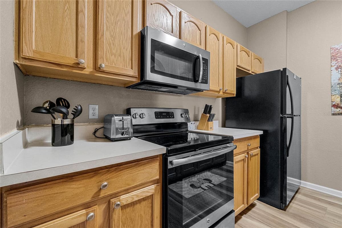 7671 COMROW STREET — photo 7 of 50