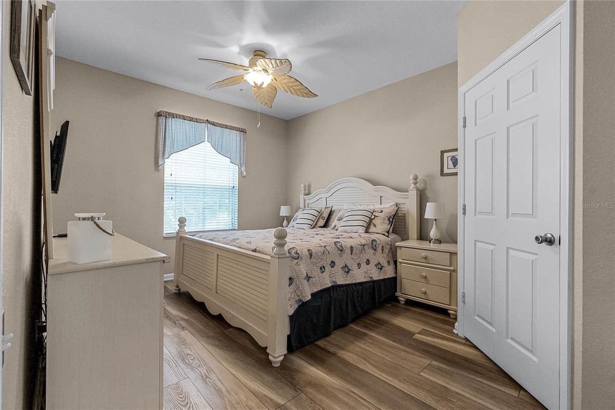 7671 COMROW STREET — photo 16 of 50