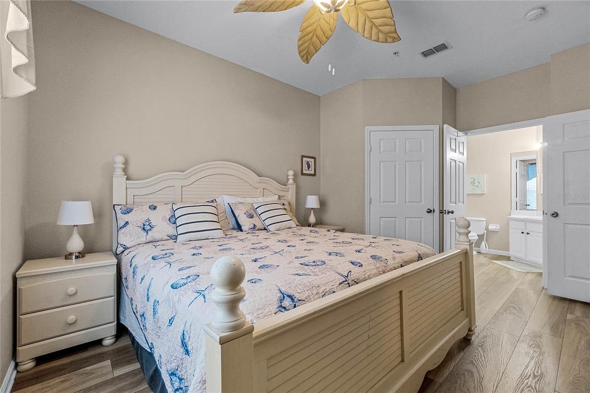 7671 COMROW STREET — photo 17 of 50