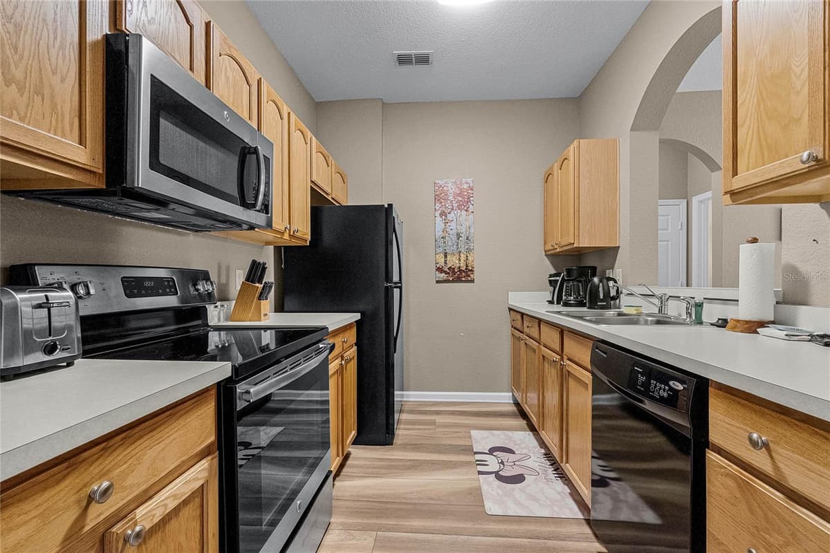 7671 COMROW STREET — photo 6 of 50