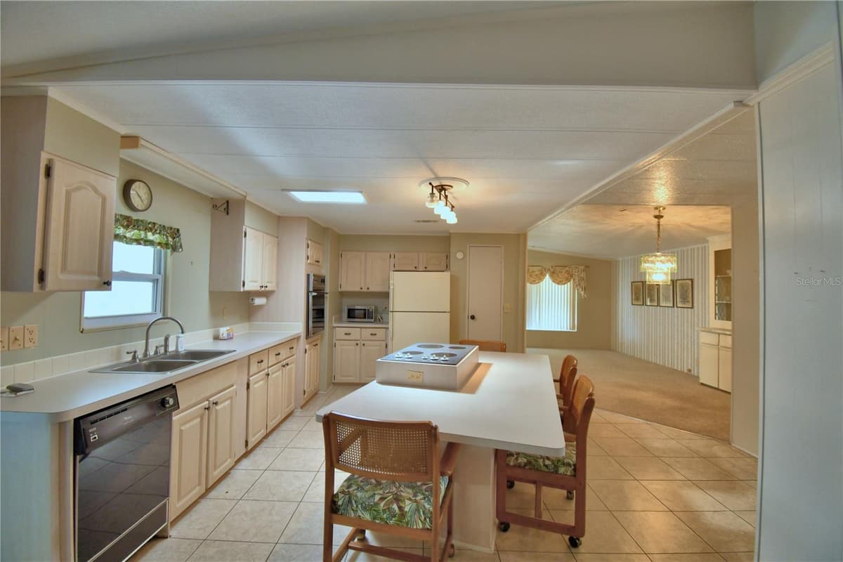 4321 CHERRYWOOD STREET — photo 15 of 61