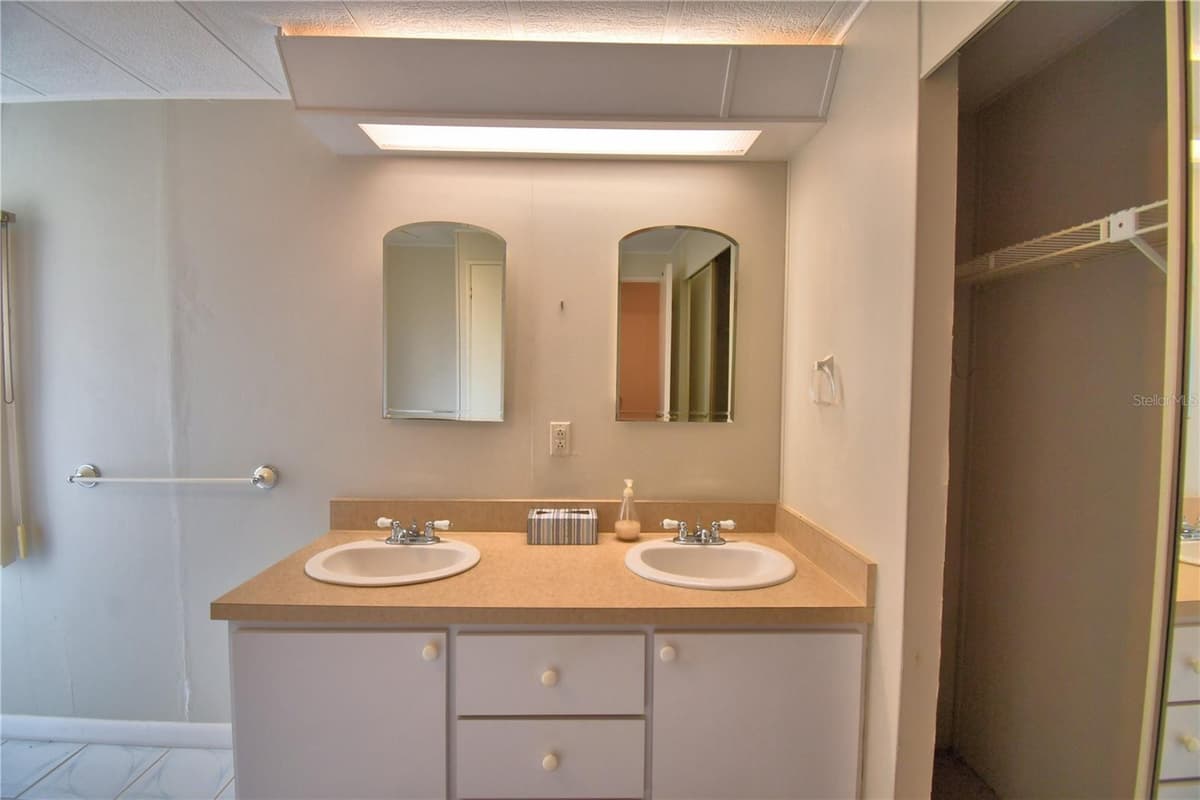 4321 CHERRYWOOD STREET — photo 34 of 61