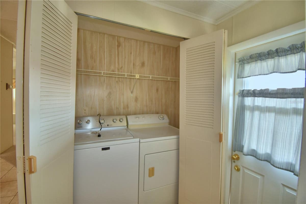 4321 CHERRYWOOD STREET — photo 17 of 61