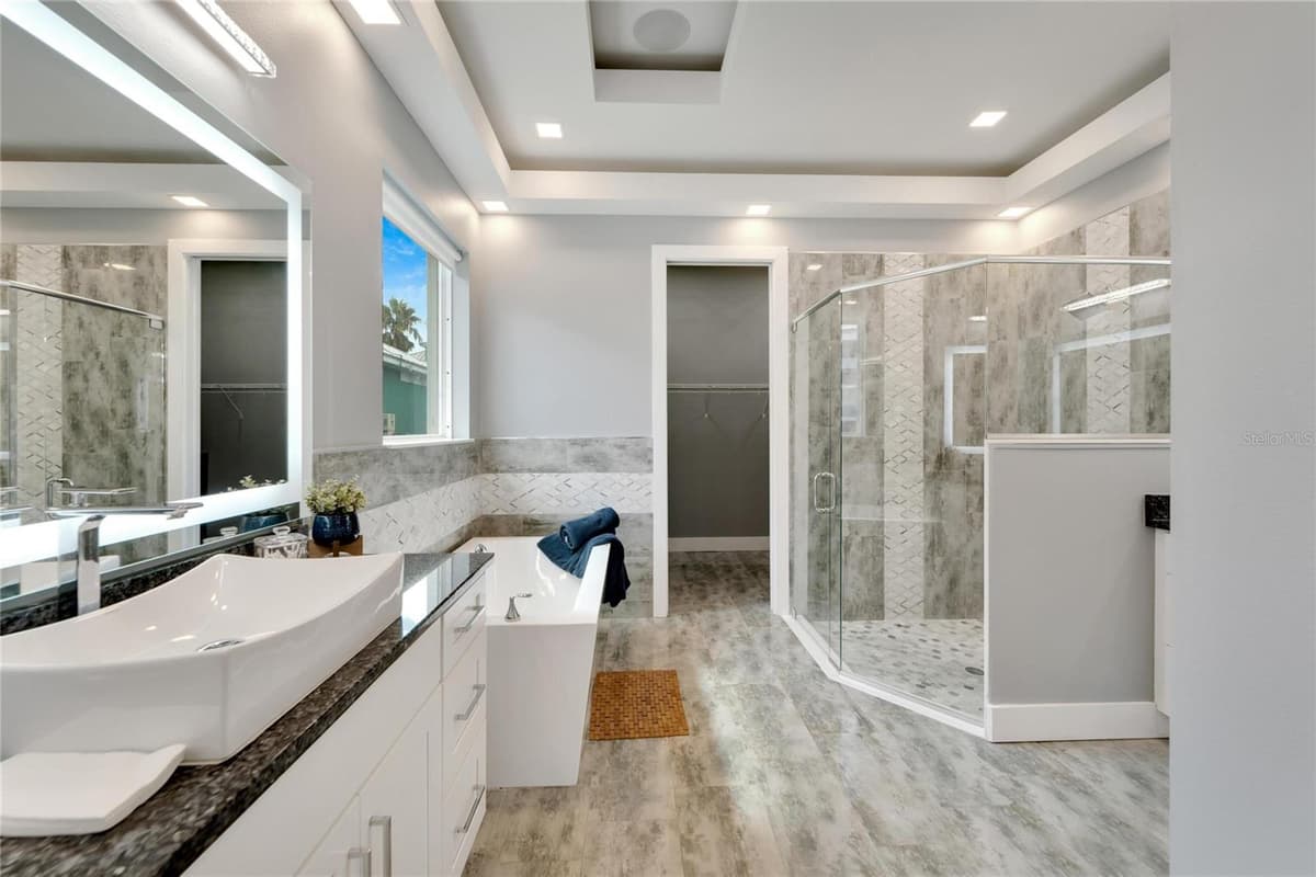 567 BIMINI BAY BOULEVARD — photo 30 of 86