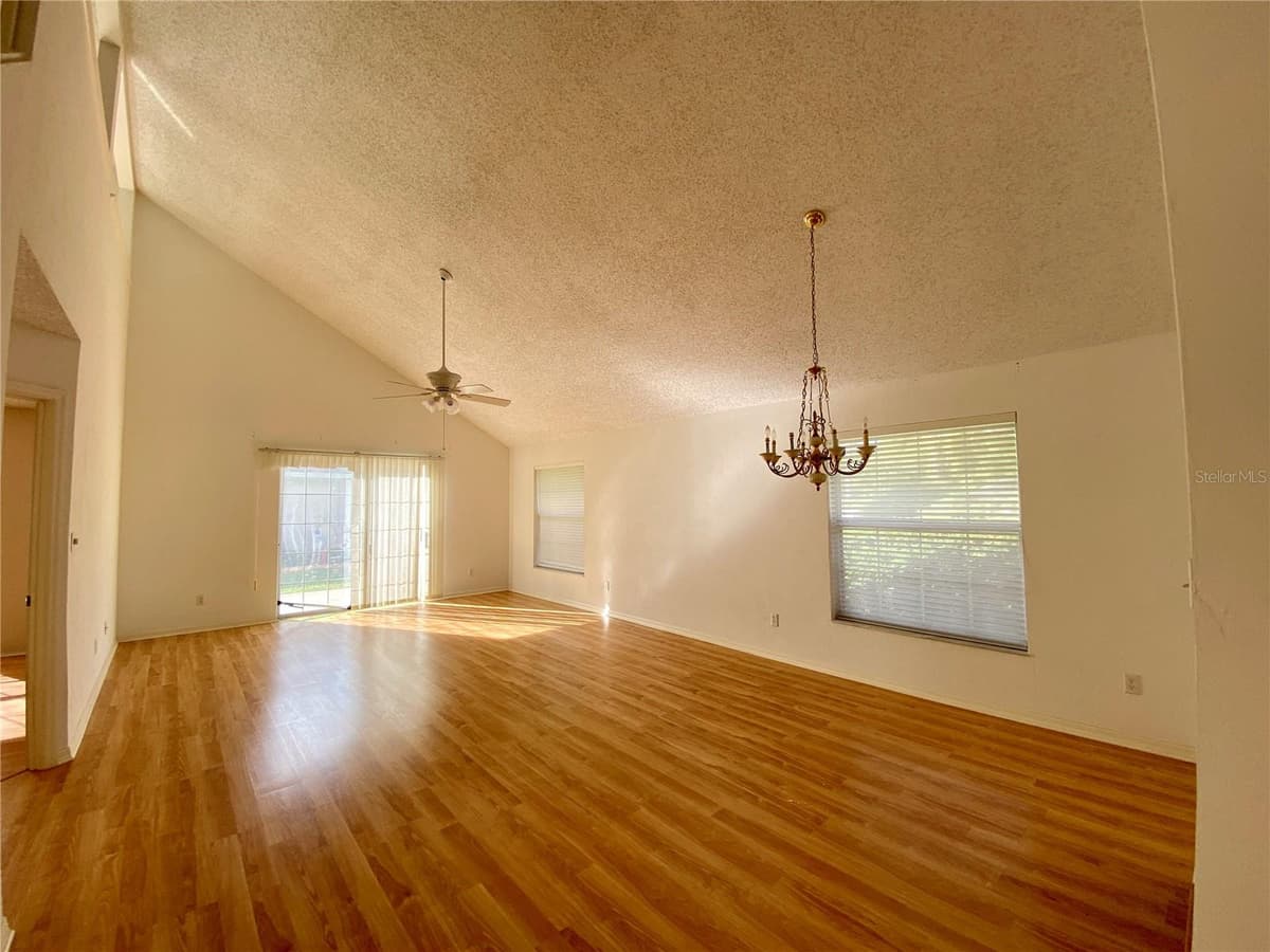 101 BRAEBURN CIRCLE — photo 4 of 24