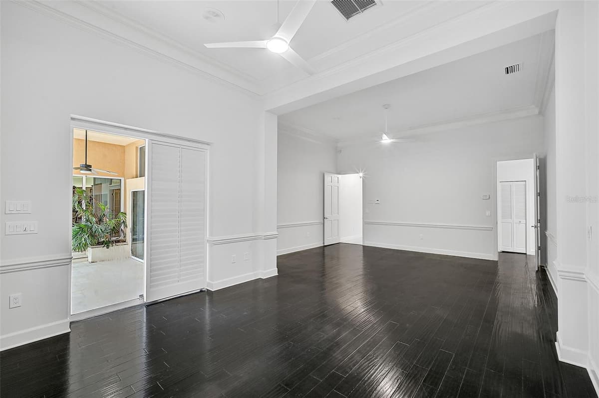 909 MACEWEN DRIVE — photo 25 of 62