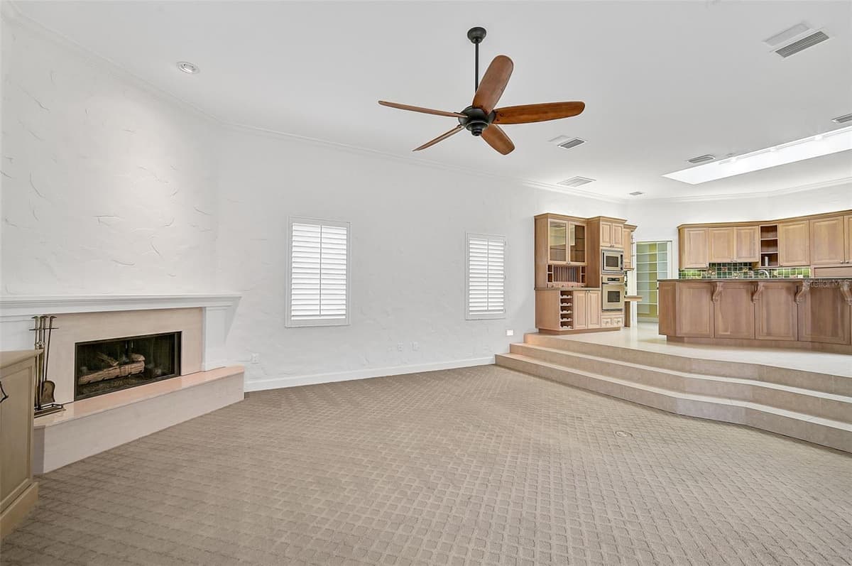 909 MACEWEN DRIVE — photo 19 of 62