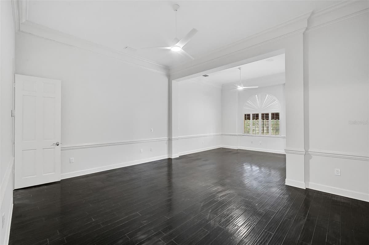 909 MACEWEN DRIVE — photo 24 of 62