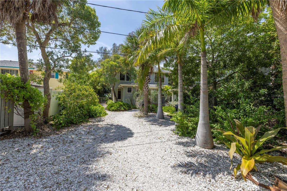 516 GULF BOULEVARD — photo 9 of 97