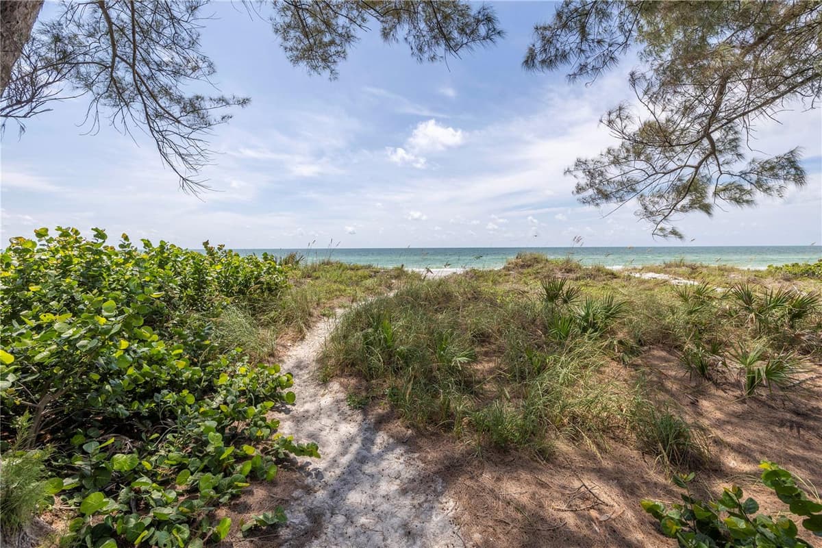 516 GULF BOULEVARD — photo 15 of 97