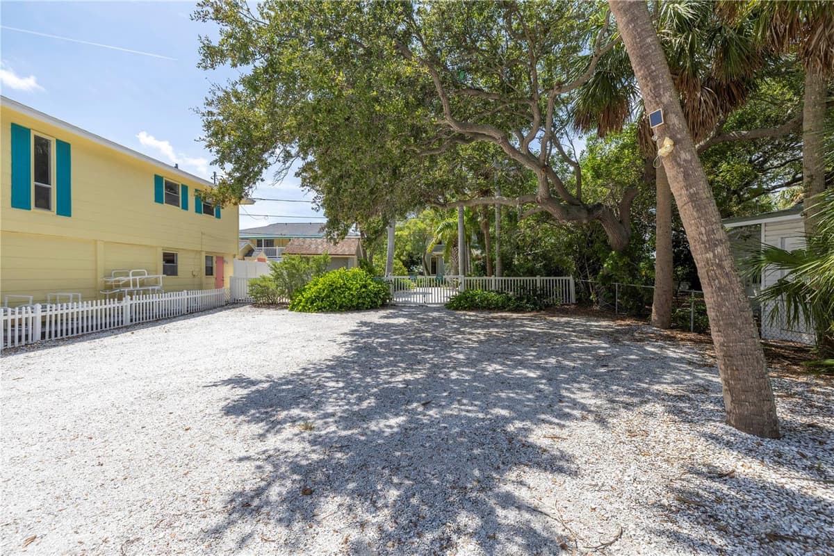 516 GULF BOULEVARD — photo 12 of 97