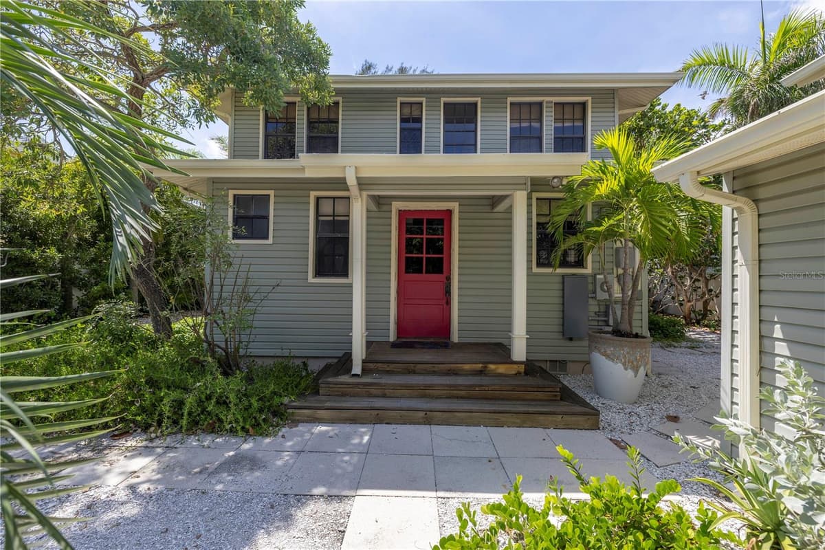 516 GULF BOULEVARD — photo 2 of 97