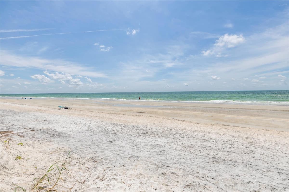 516 GULF BOULEVARD — photo 17 of 97