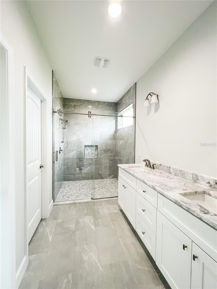 5240 WILLOW LAKE COURT — photo 21 of 35
