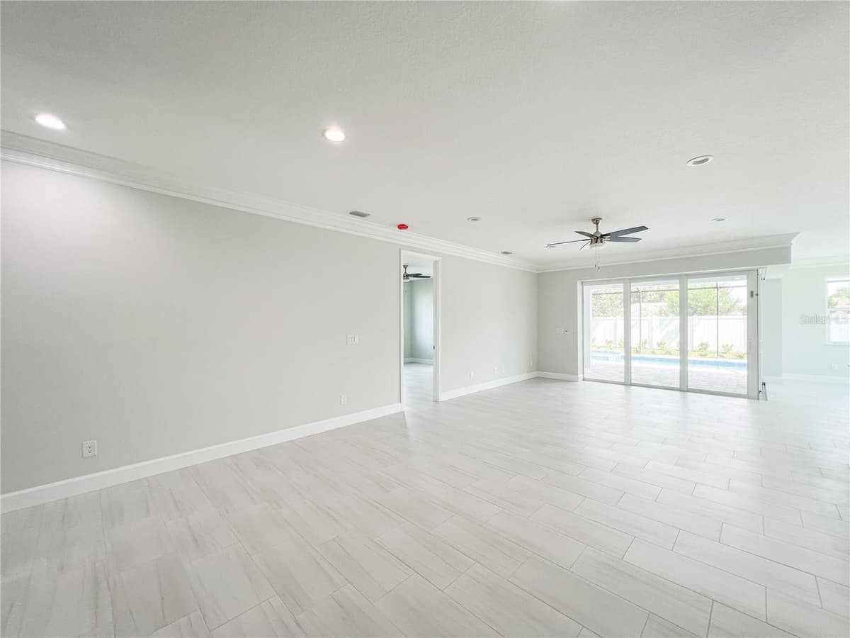 5240 WILLOW LAKE COURT — photo 7 of 35