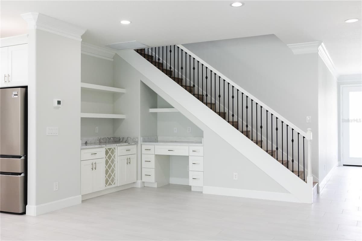 5240 WILLOW LAKE COURT — photo 15 of 35