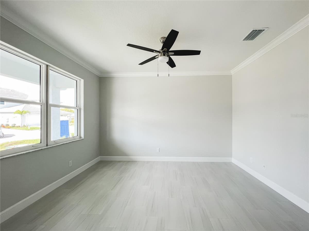 5240 WILLOW LAKE COURT — photo 5 of 35