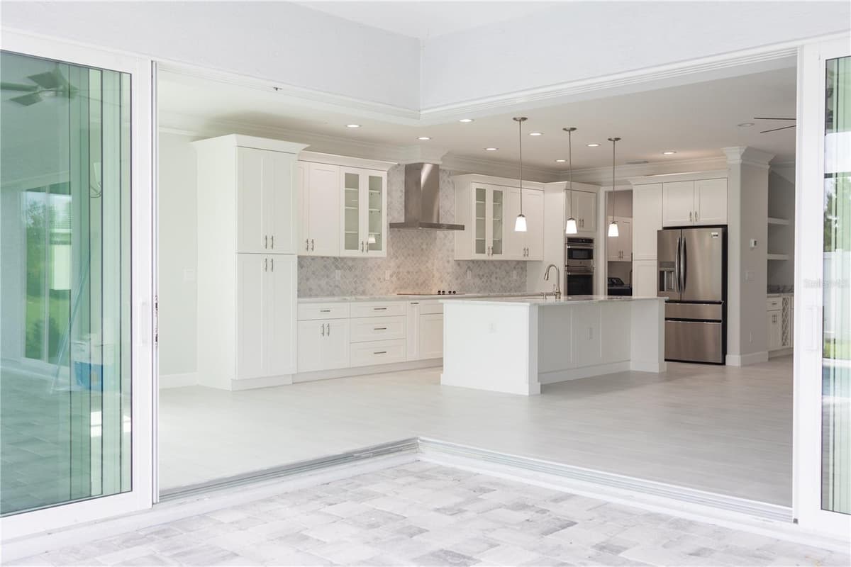5240 WILLOW LAKE COURT — photo 17 of 35