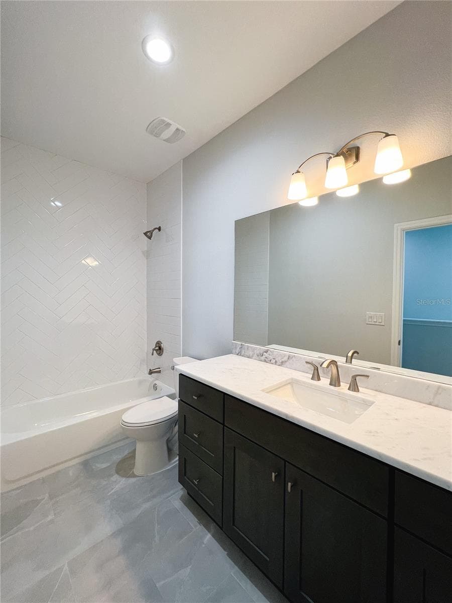 5240 WILLOW LAKE COURT — photo 6 of 35