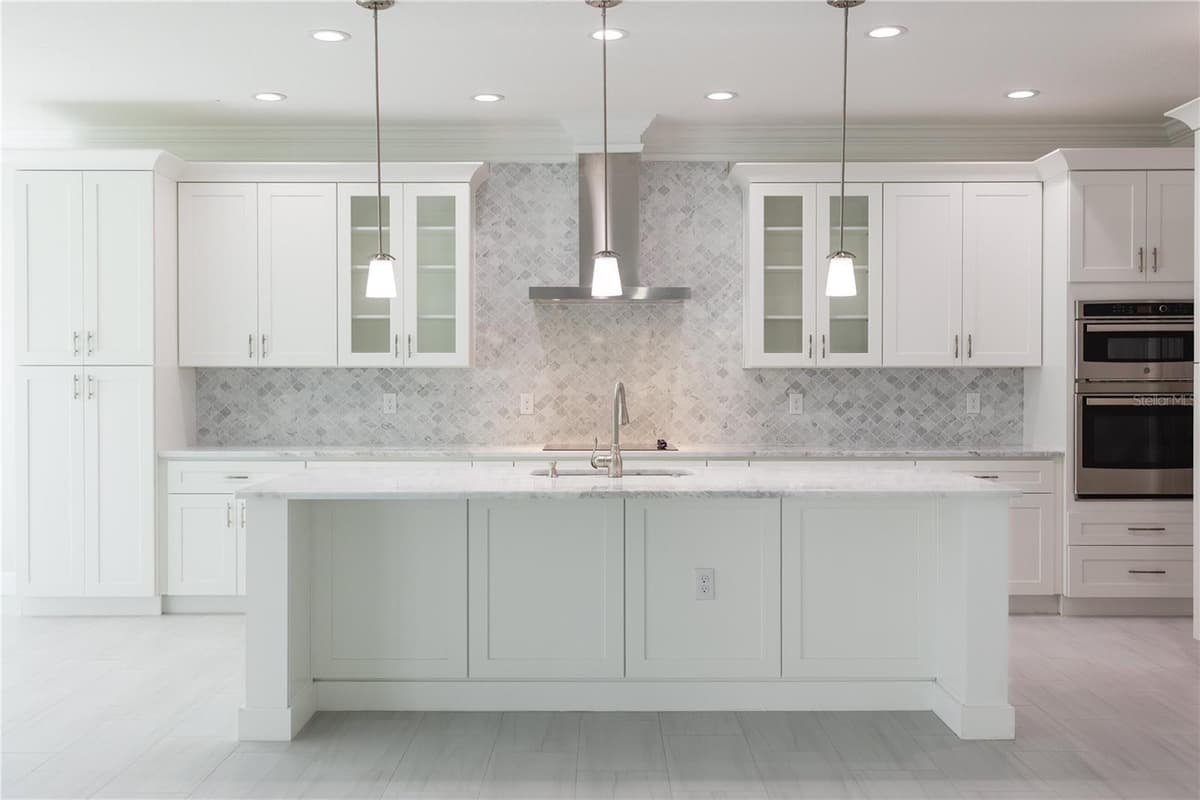 5240 WILLOW LAKE COURT — photo 8 of 35