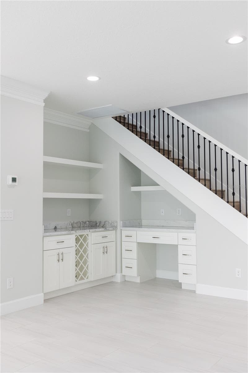 5240 WILLOW LAKE COURT — photo 16 of 35