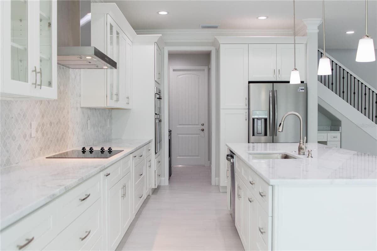 5240 WILLOW LAKE COURT — photo 14 of 35