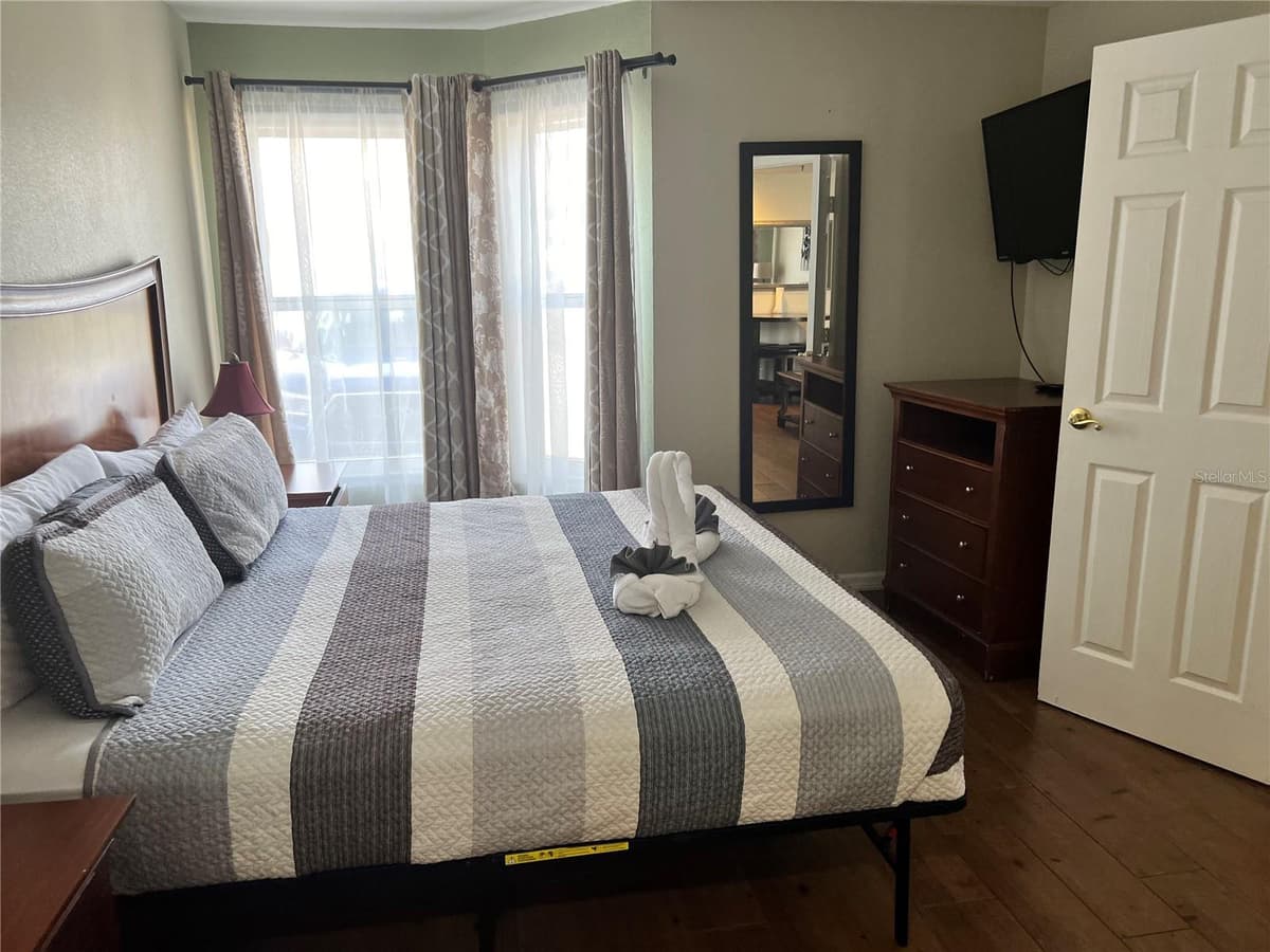 3100 PARKWAY BOULEVARD — photo 10 of 18