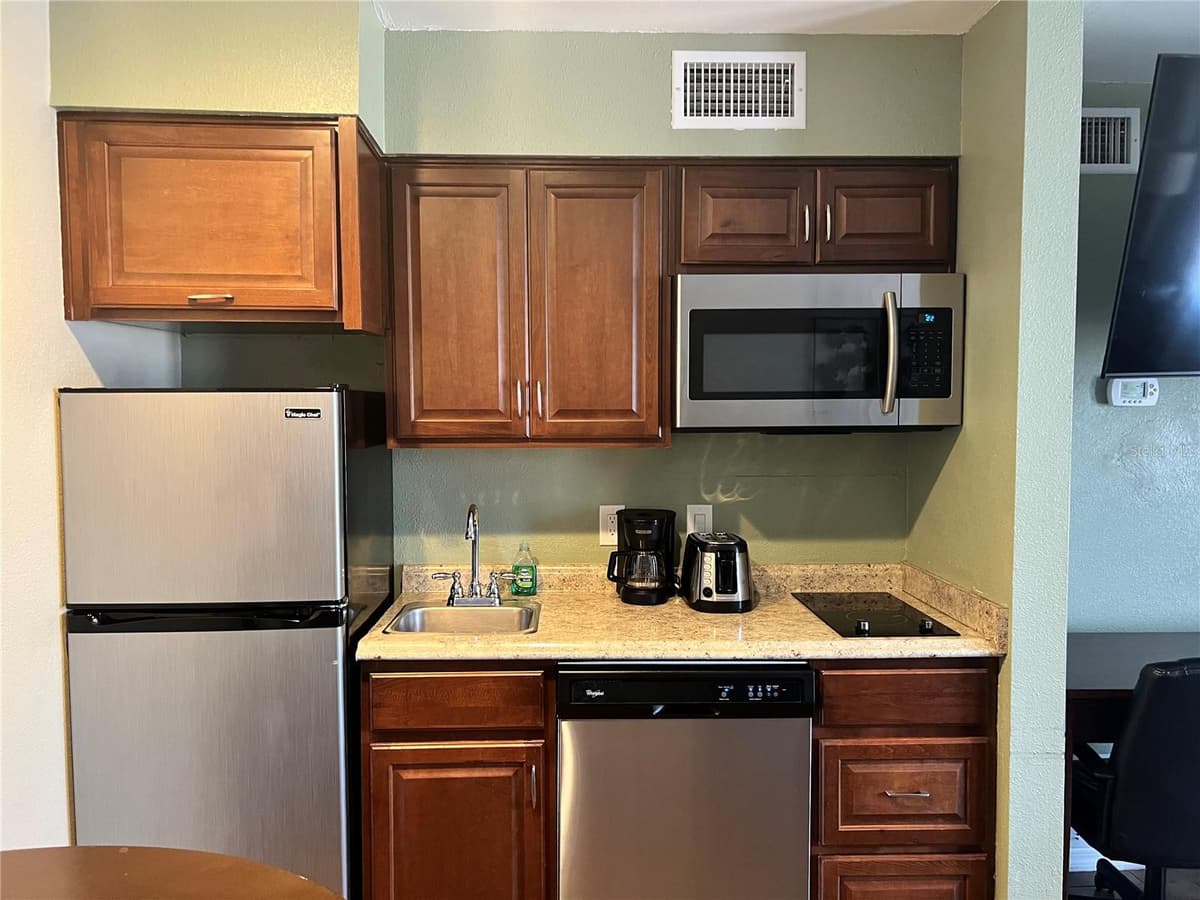 3100 PARKWAY BOULEVARD — photo 4 of 18