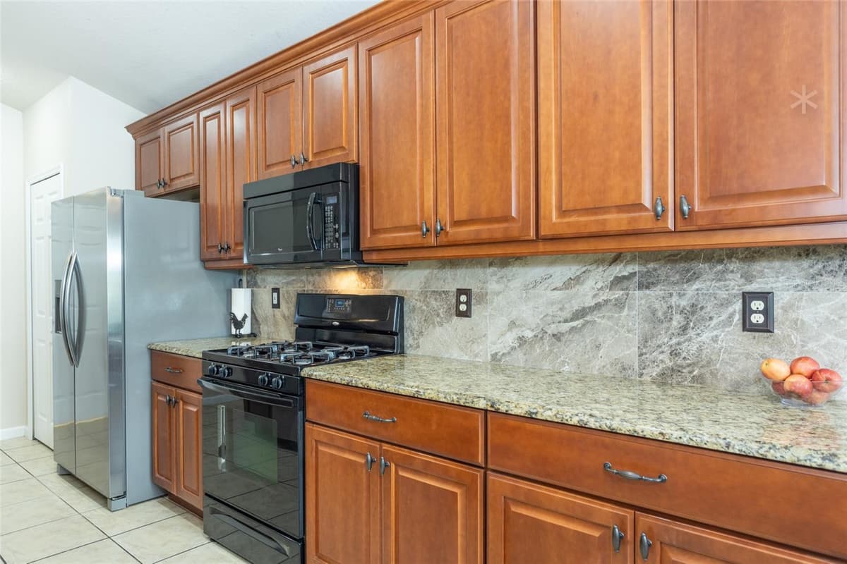118 GOLFVIEW COURT — photo 5 of 32