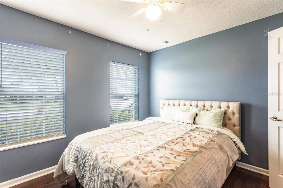 118 GOLFVIEW COURT — photo 14 of 32