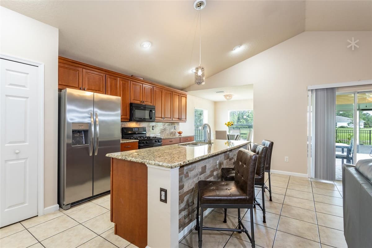 118 GOLFVIEW COURT — photo 4 of 32