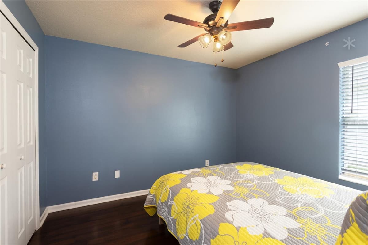 118 GOLFVIEW COURT — photo 16 of 32