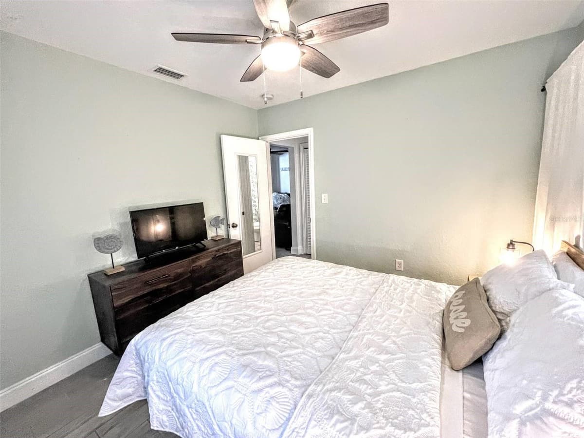 42 SOMERSET STREET — photo 17 of 20