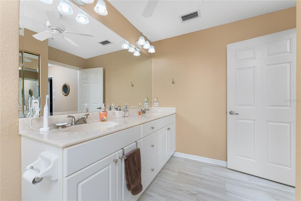 1250 MARION AVENUE — photo 37 of 64