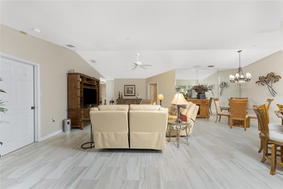 1250 MARION AVENUE — photo 44 of 64