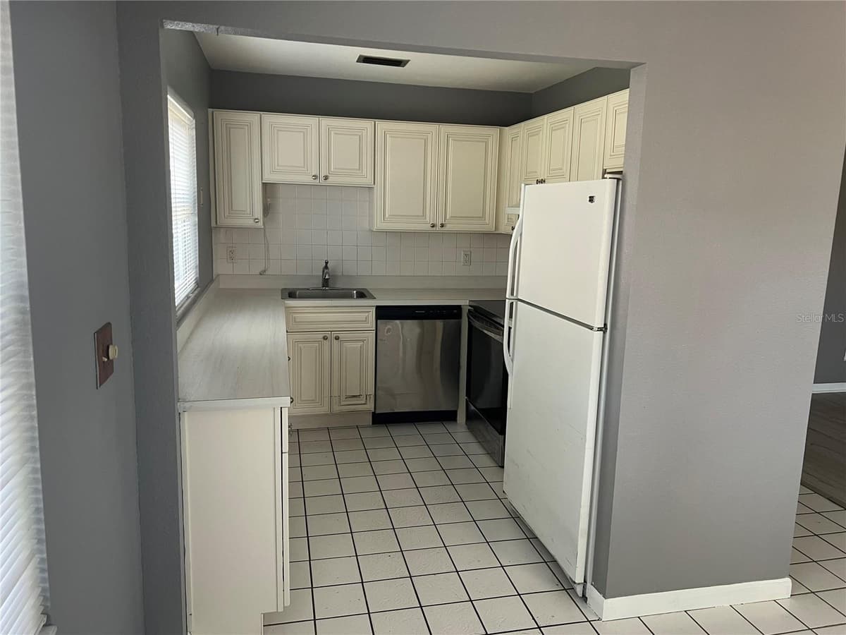 401 DORCHESTER PLACE — photo 7 of 54