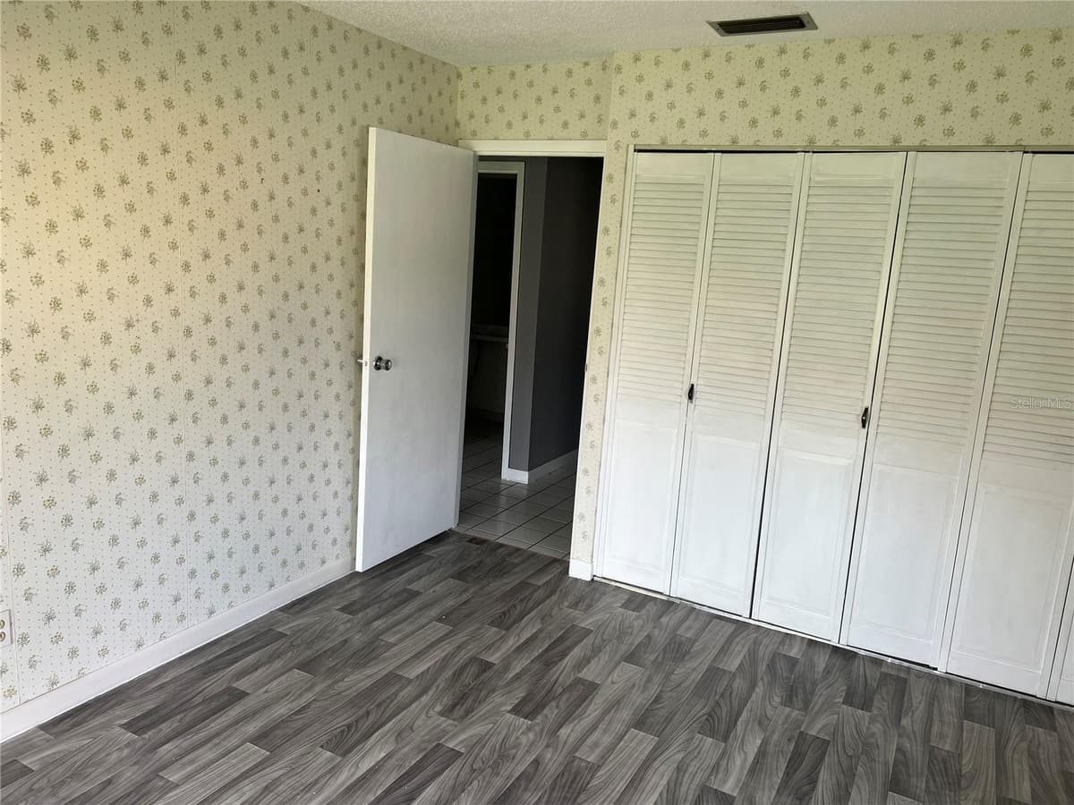 401 DORCHESTER PLACE — photo 12 of 54