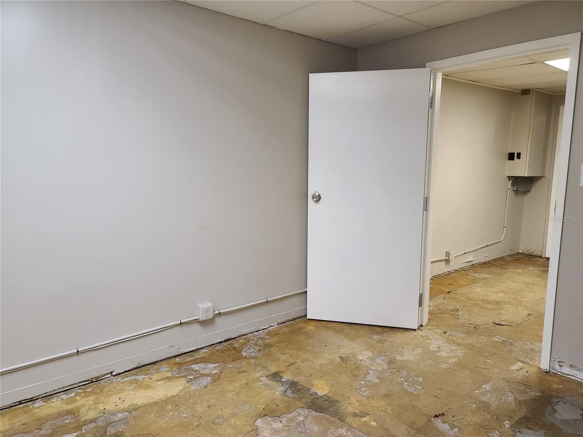 4980 PARK BOULEVARD — photo 19 of 24