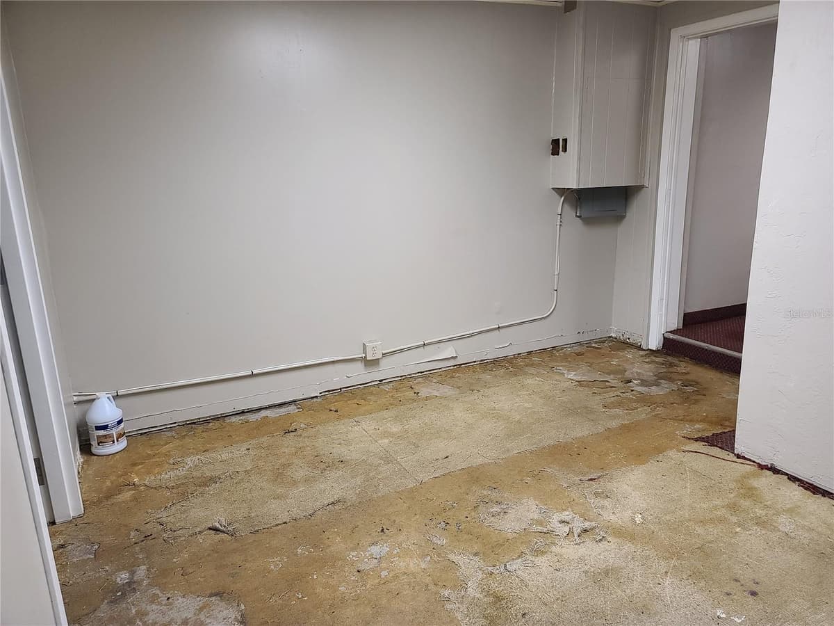 4980 PARK BOULEVARD — photo 17 of 24