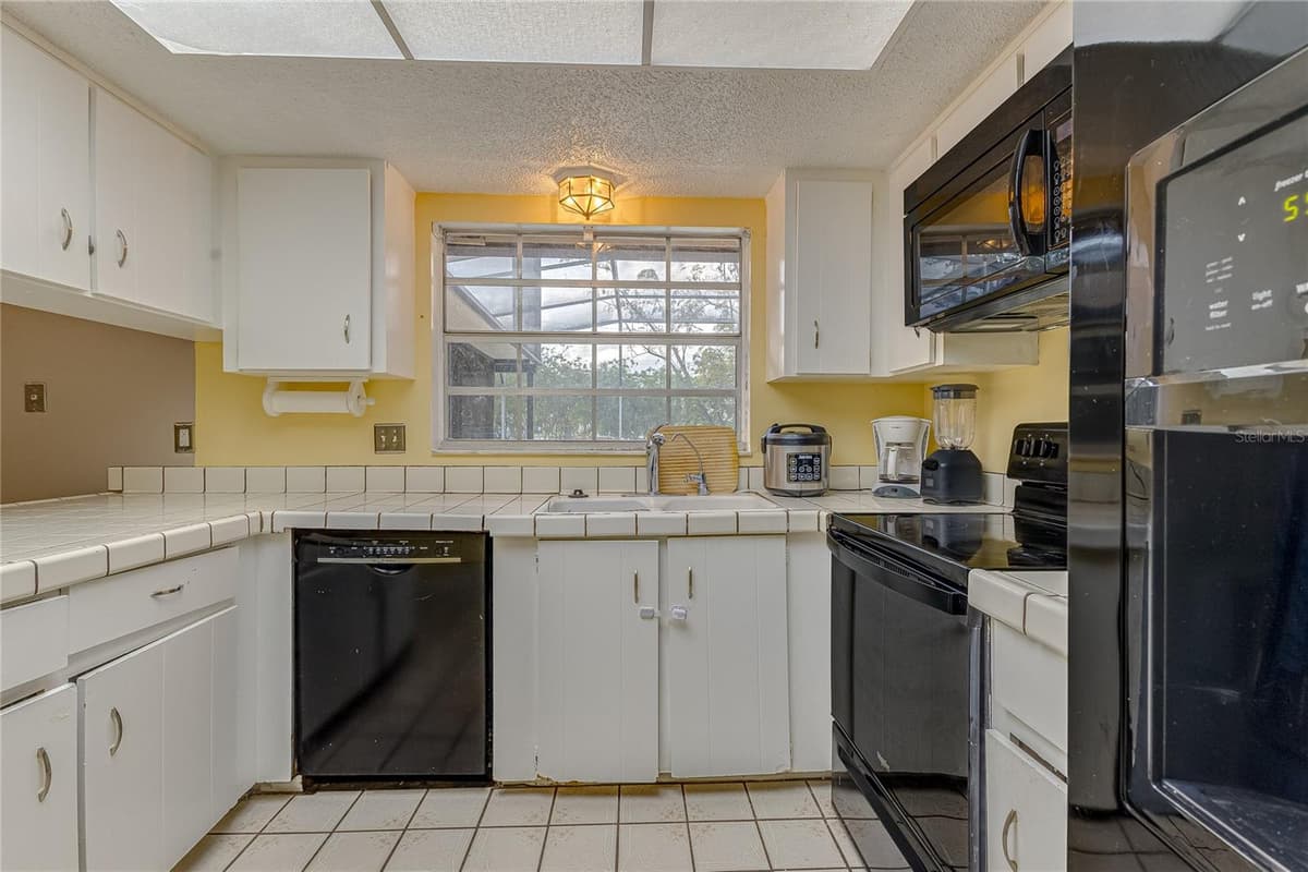 1522 GAINESVILLE DRIVE — photo 15 of 24