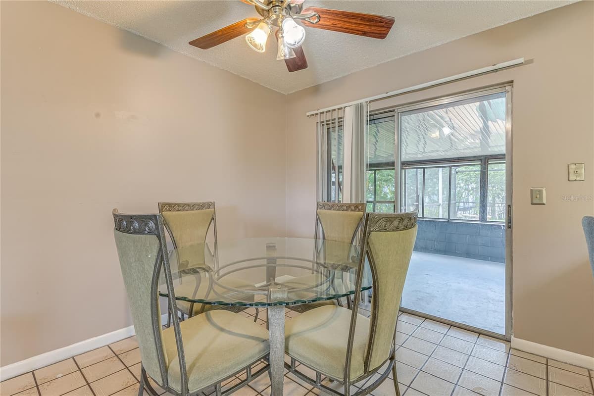 1522 GAINESVILLE DRIVE — photo 16 of 24