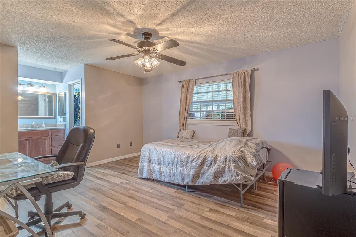 1522 GAINESVILLE DRIVE — photo 9 of 24
